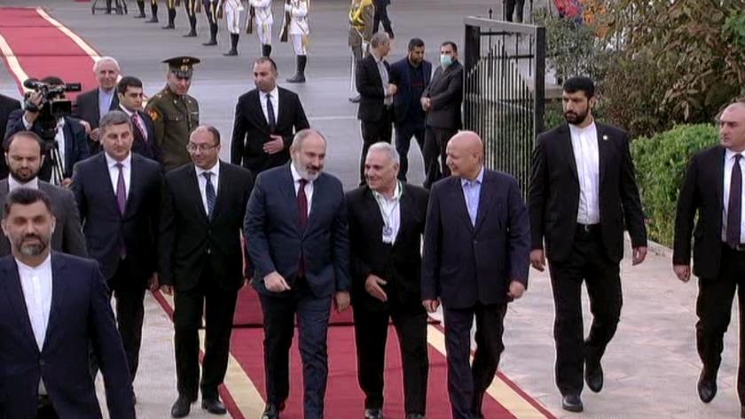 Iranpress: Armenian Prime Minister arrives in Tehran