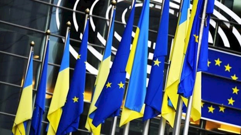 Iranpress: EU considers further sanctions against Iran: German Chancellor