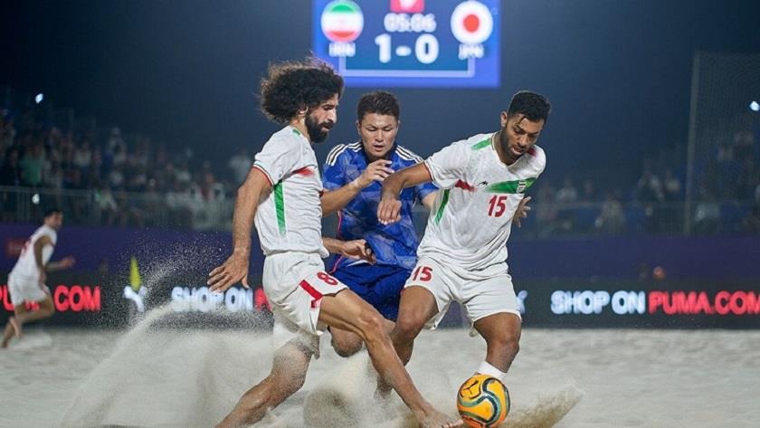 Iranpress: Iran national beach soccer team beats Japan