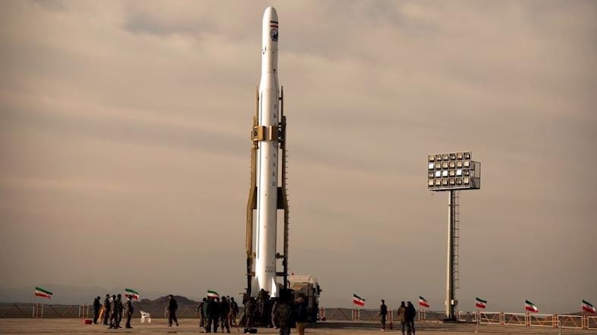 Iranpress: Iran successfully launches Qaem-100 satellite carrier