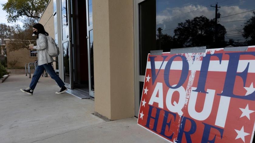 Iranpress: Critical US midterm elections kicks off as polls open  