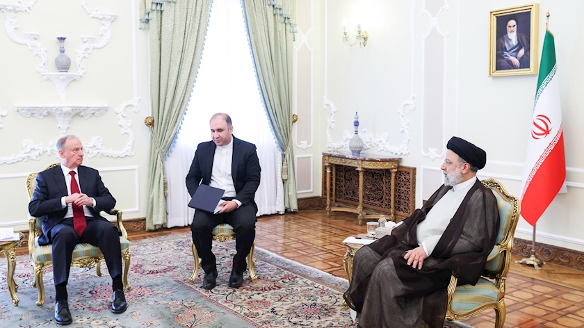 Iranpress: Russian top Security official meets President Raisi in Tehran