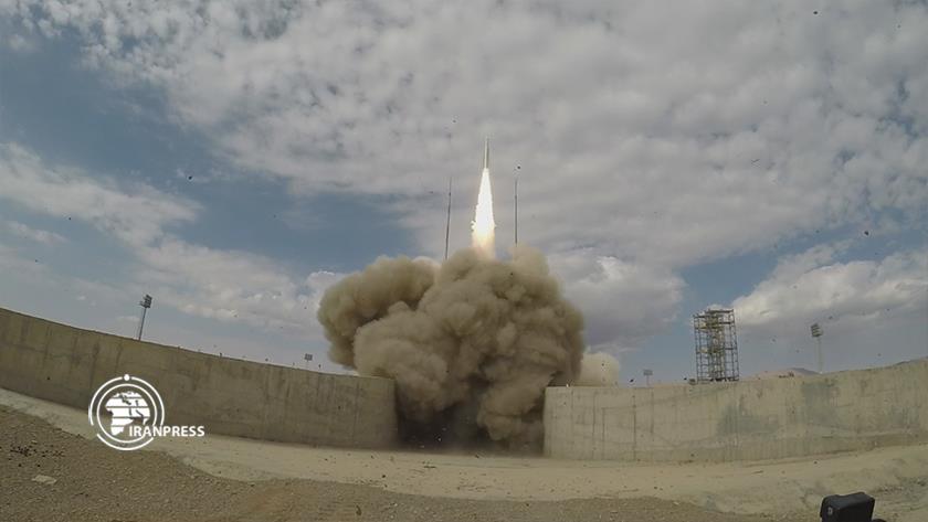 Iranpress: Launch of the locally-made, Qaem-100 satellite launcher 