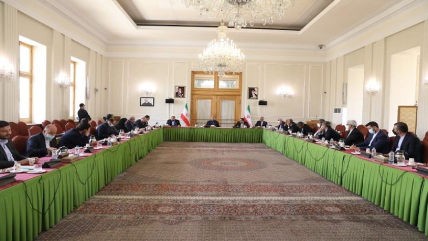 Iranpress: FM emphasises interaction between Majlis and the country’s diplomatic apparatus