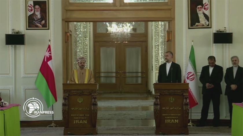 Iranpress: Omani FM stresses positive interaction with Islamic Iran
