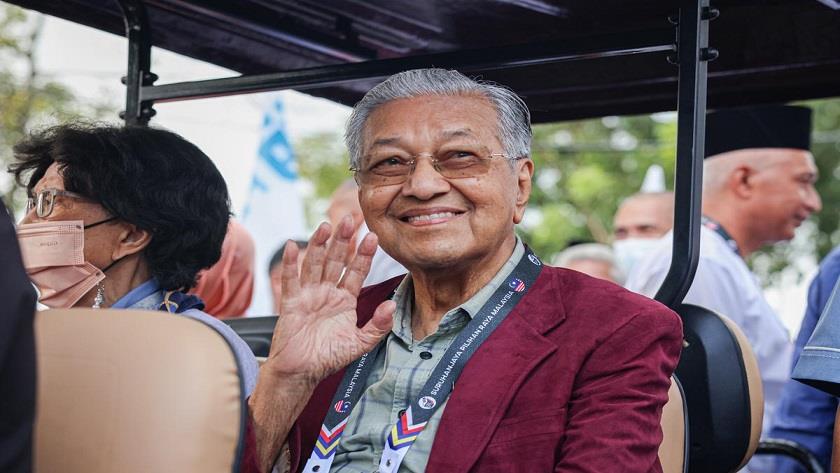 Iranpress: Malaysia’s Mahathir loses seat in first election defeat in 53 years