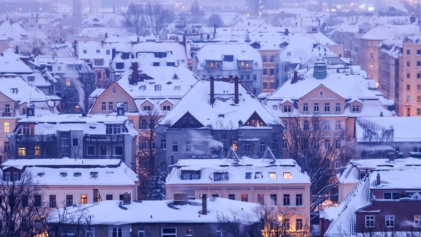 Iranpress: Hard winter in Europe; Germany sets up warming halls