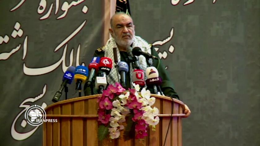 Iranpress: Gen. Salami: Saudis beg for ceasefire with Ansarullah