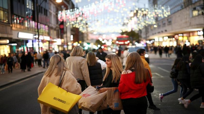 Iranpress: British people worry about costs of Christmas