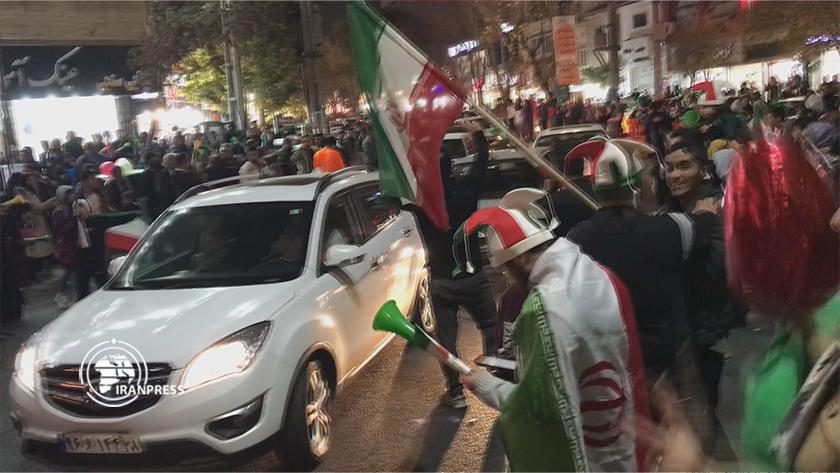 Iranpress: People of Karaj celebrate Iran