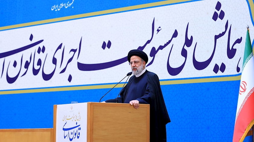Iranpress: Constitution guaranties basic and legitimate freedoms: President Raisi 