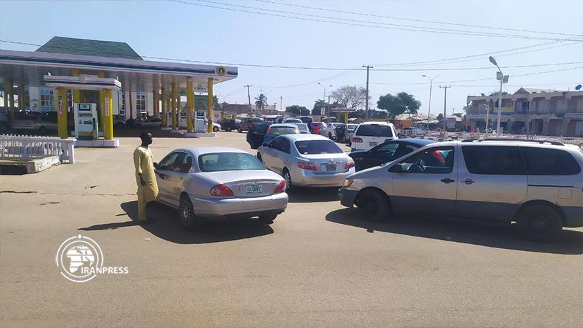 Iranpress: Nigerians cry out over fuel sortage, high prices