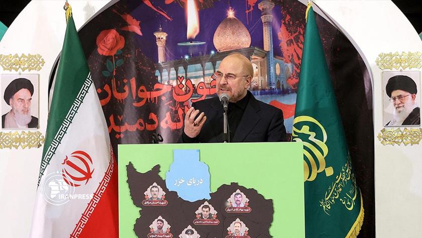 Iranpress: Ghalibaf arrives in Shiraz to commemorate recent martyrs