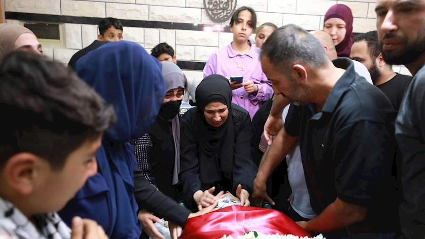 Iranpress: Israel shoots dead fourth Palestinian in less than 24 hours
