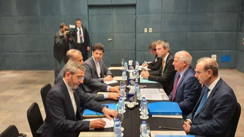 Iranpress: Amir-Abdollahian, Borrell confer on latest international developments