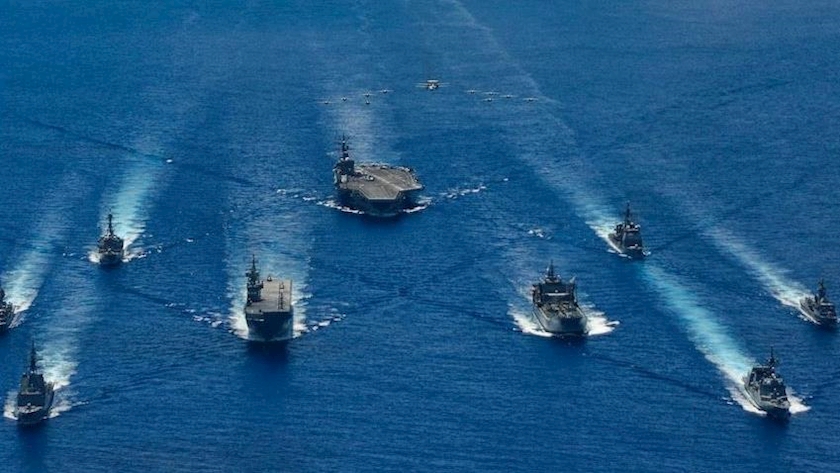 Iranpress: China and Russia begin joint war drills in East China Sea