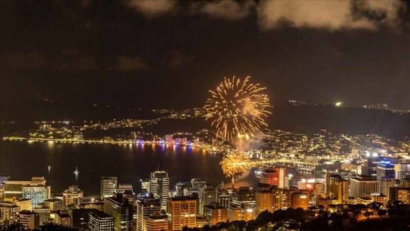 Iranpress: People across globe celebrate arrival of New Year 2023