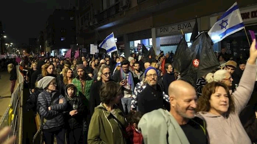 Iranpress: Thousands of Israelis protest new government