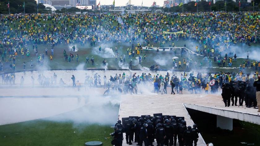 Iranpress: Bolsonaro backers ransack Brazil presidential palace, Congress, Supreme Court