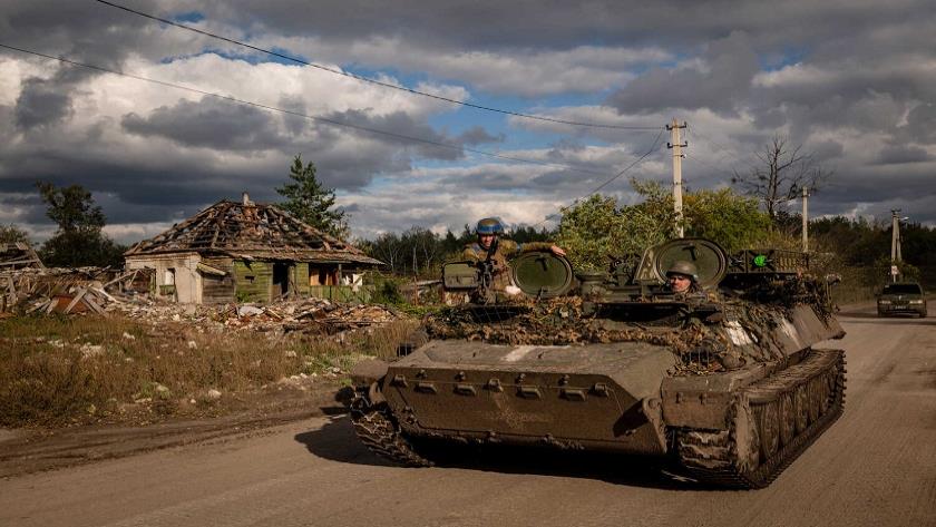Iranpress: West risks destruction by arming Ukraine, says Russia