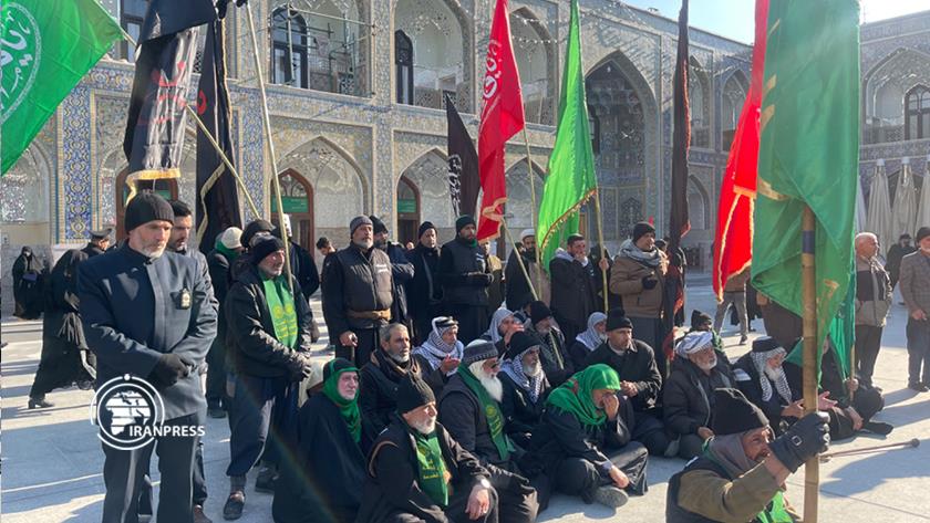 Iranpress: Iraqi pilgrims arrive in Mashhad to mourn Imam Hadi martyrdom