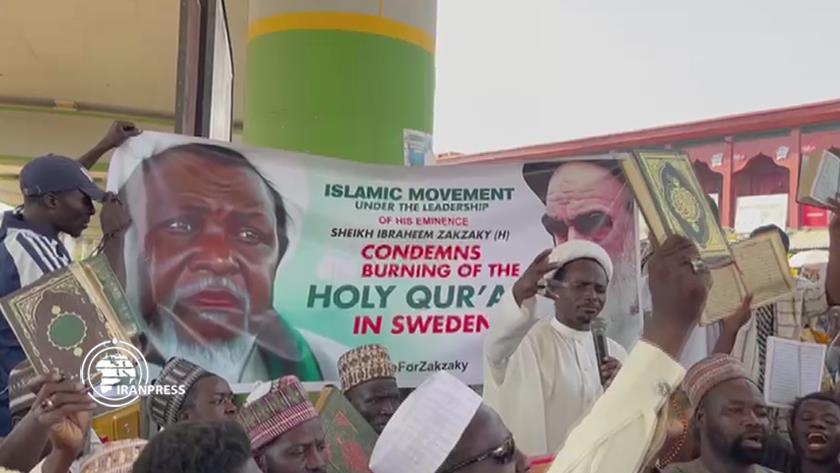 Iranpress: Angry Nigerians Protest desecration of Qur