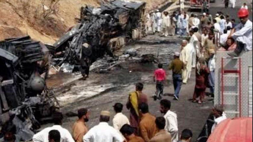 Iranpress: Fatal accident in Pakistan leaves 39 dead