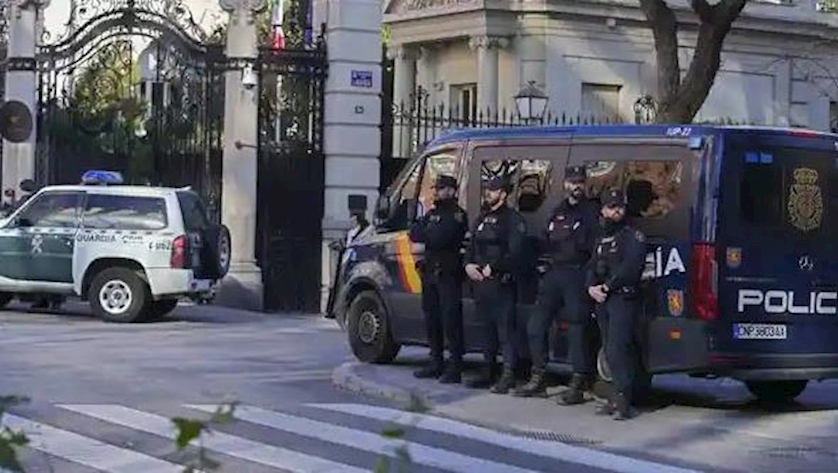 Iranpress: Italy on alert as anarchists attack diplomatic missions