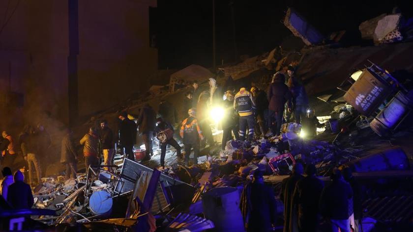 Iranpress: Death toll rises over 4,300 from Türkiye, Syria earthquakes