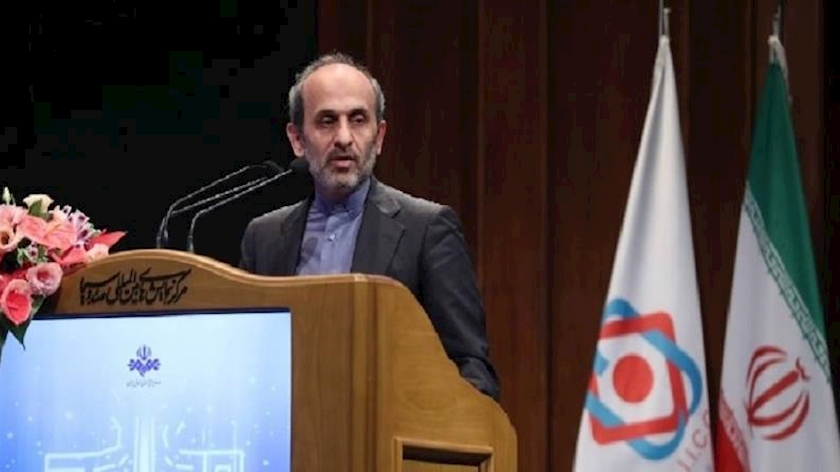 Iranpress: One should not fail to narrate history of Islamic revolution: IRIB head