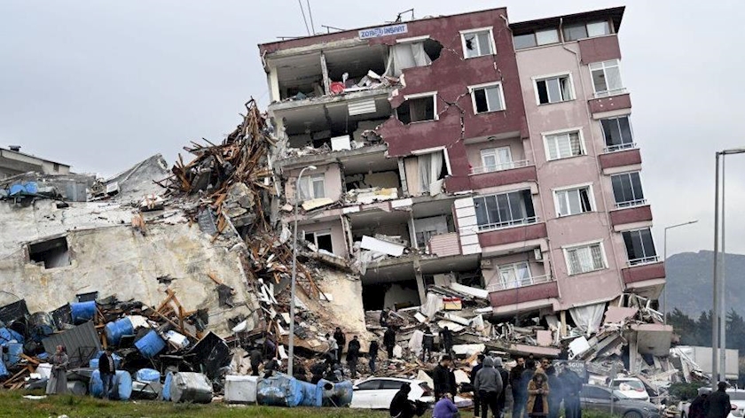 Iranpress: Turkey-Syria earthquake: Death toll rises over 6300, 30000 injured