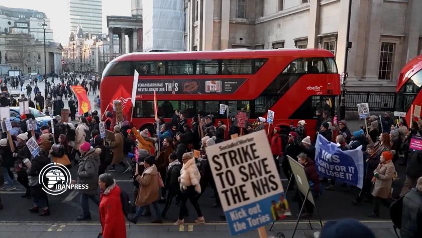 Iranpress: British nurses and medical crews still on strike