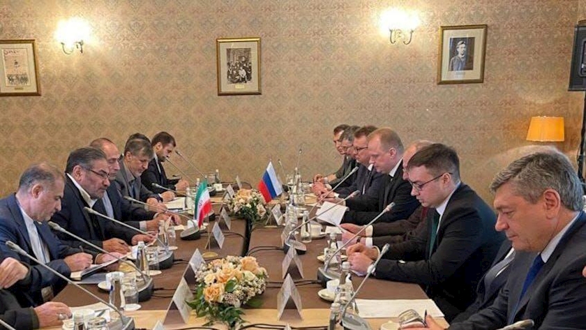 Iranpress: Iranian, Russian national security heads discuss regional issues