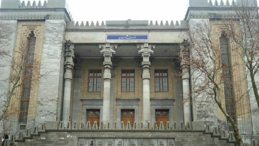 Iranpress: Iran Foreign Ministry summons UK interim Chargé d