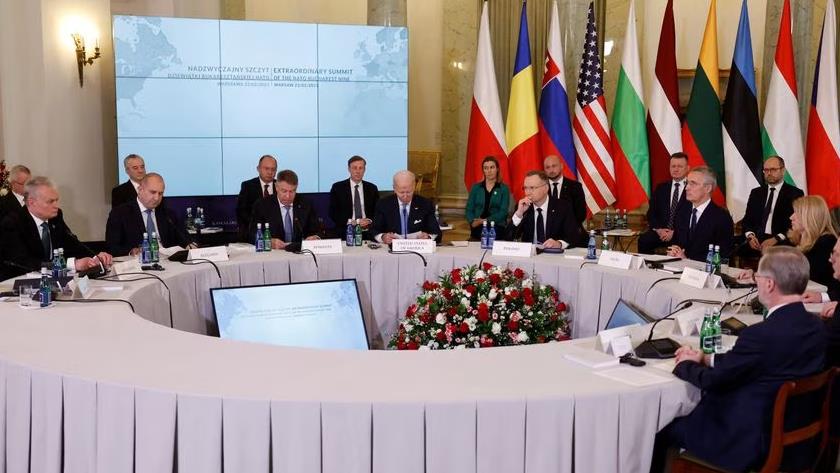 Iranpress: Biden meets eastern NATO allies after Putin
