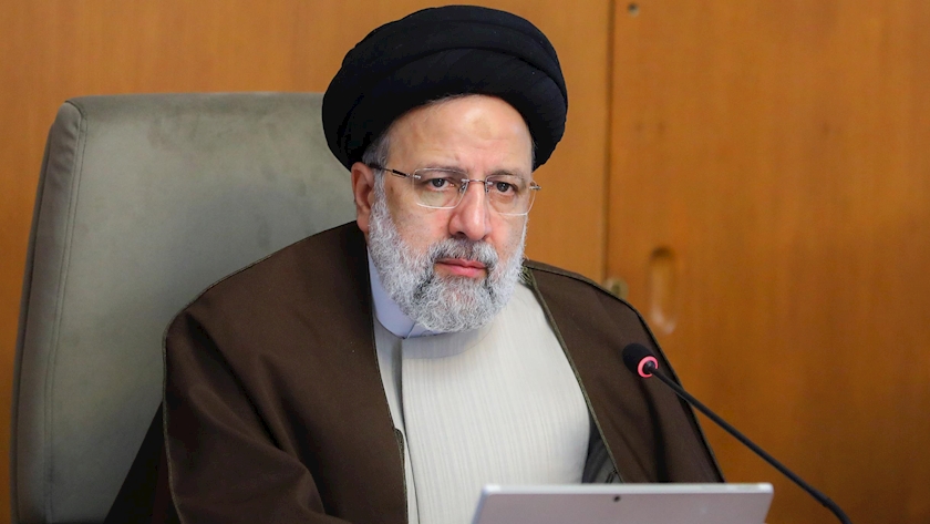 Iranpress: President orders interior minister to find root of poisoning school girls