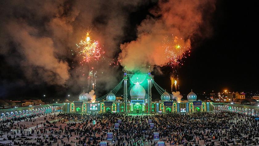 Iranpress: Millions marching, celebrating birth anniv. of Imam Mahdi