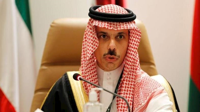 Iranpress: Saudi Arabia is open for talks with Iran: FM says