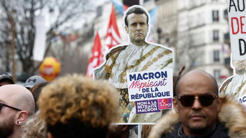 Iranpress: 300,000 protesters in Paris protest government pension reform plan