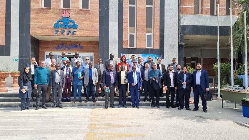 Iranpress: West African delegation visits Pars Special Economic Energy Zone