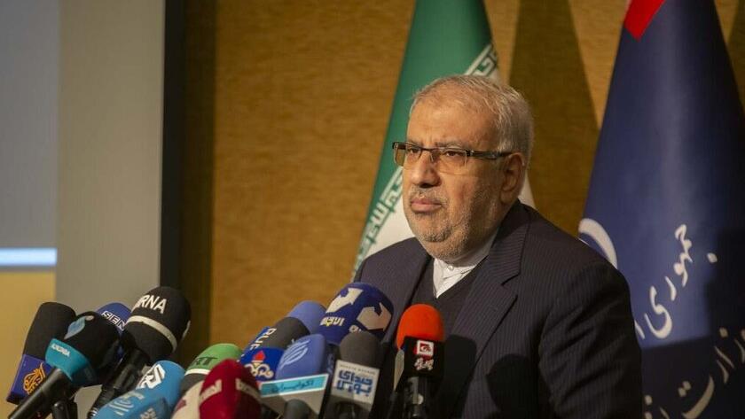 Iranpress: Oil condensate prices offered in IRENEX same for Iranian, foreigners: Min