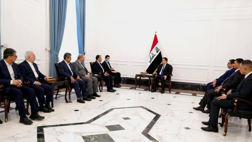Iranpress: Iran, Iraq to implement joint Shalamcheh-Basra railway 
