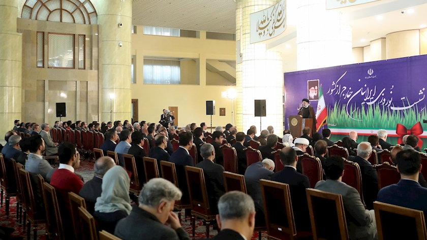 Iranpress: Iranians abroad should not forget national identity: Pres. Raisi