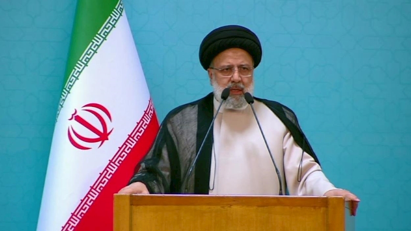Iranpress: Iran follows balanced foreign policy to interact with world: President Raisi