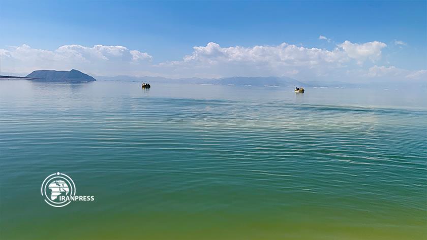 Iranpress: Revived Urmia lake shines like turquoise jewel hosting Nowruz tourists