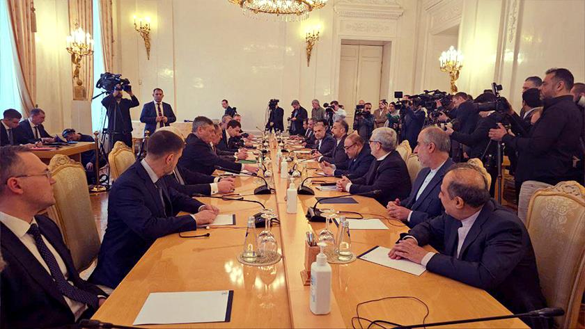 Iranpress: Lavrov: Iran, Russia negotiations active, dynamic 