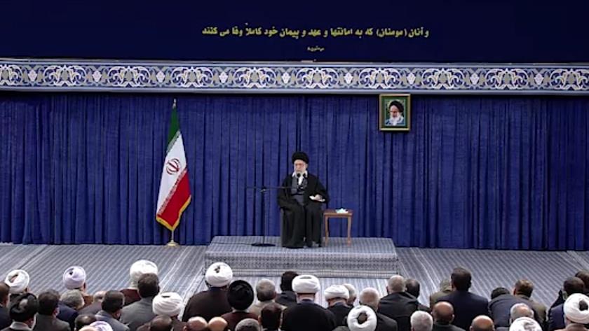 Iranpress: Leader: Defective economy affects culture