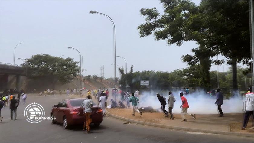 Iranpress: Nigeria Police kill one, wound 20 at al-Quds rally