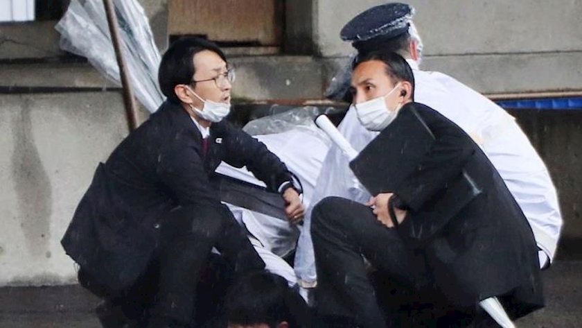 Iranpress: Japan PM safe after smoke bomb attack at port city of Wakayama