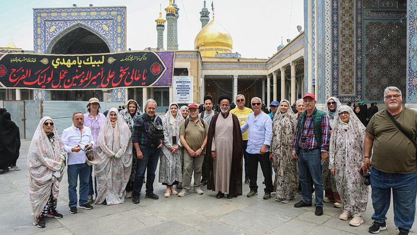 Iranpress: Greek tourists visit holy shrine of Lady Fatima Masoumeh in Qom